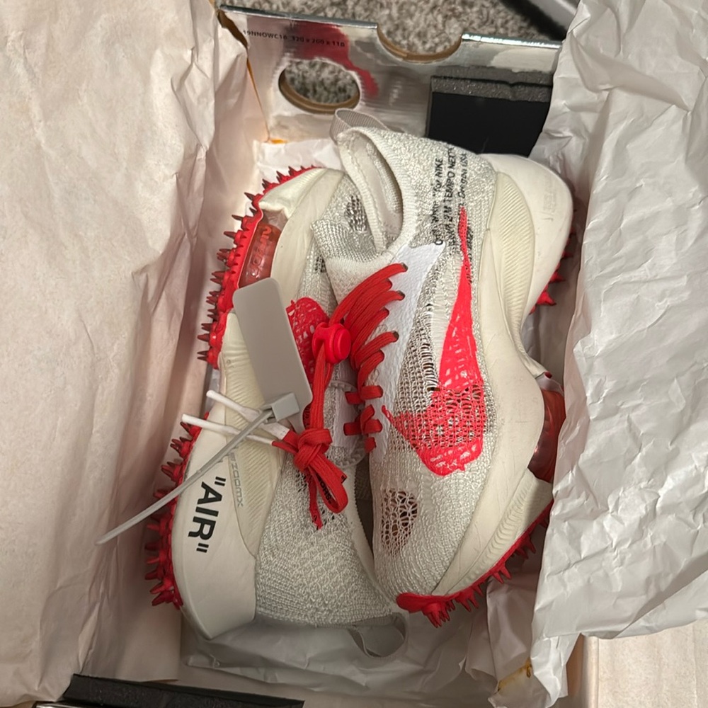 Nike off white zoom tempo
